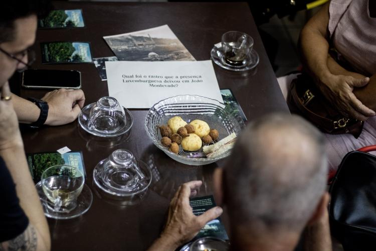 "História e Café" session with the community of João Monlevade