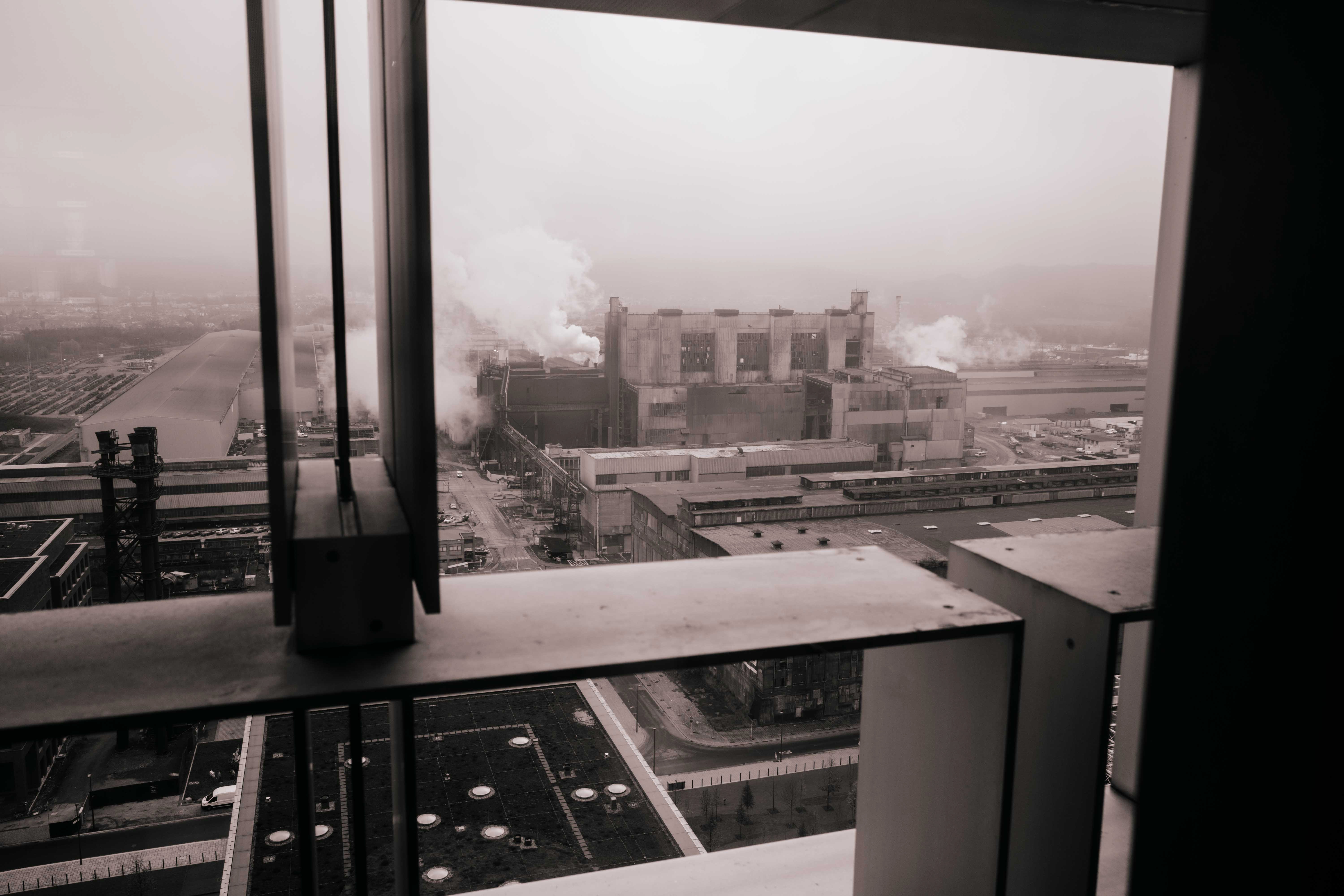 A factory still in operation in Belval. View from the workshop room (by Lars Schoenfelder) 