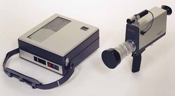 Photo: Sony AV-3400 Portapak video camera and recorder © Mwf95 / Creative Commons
